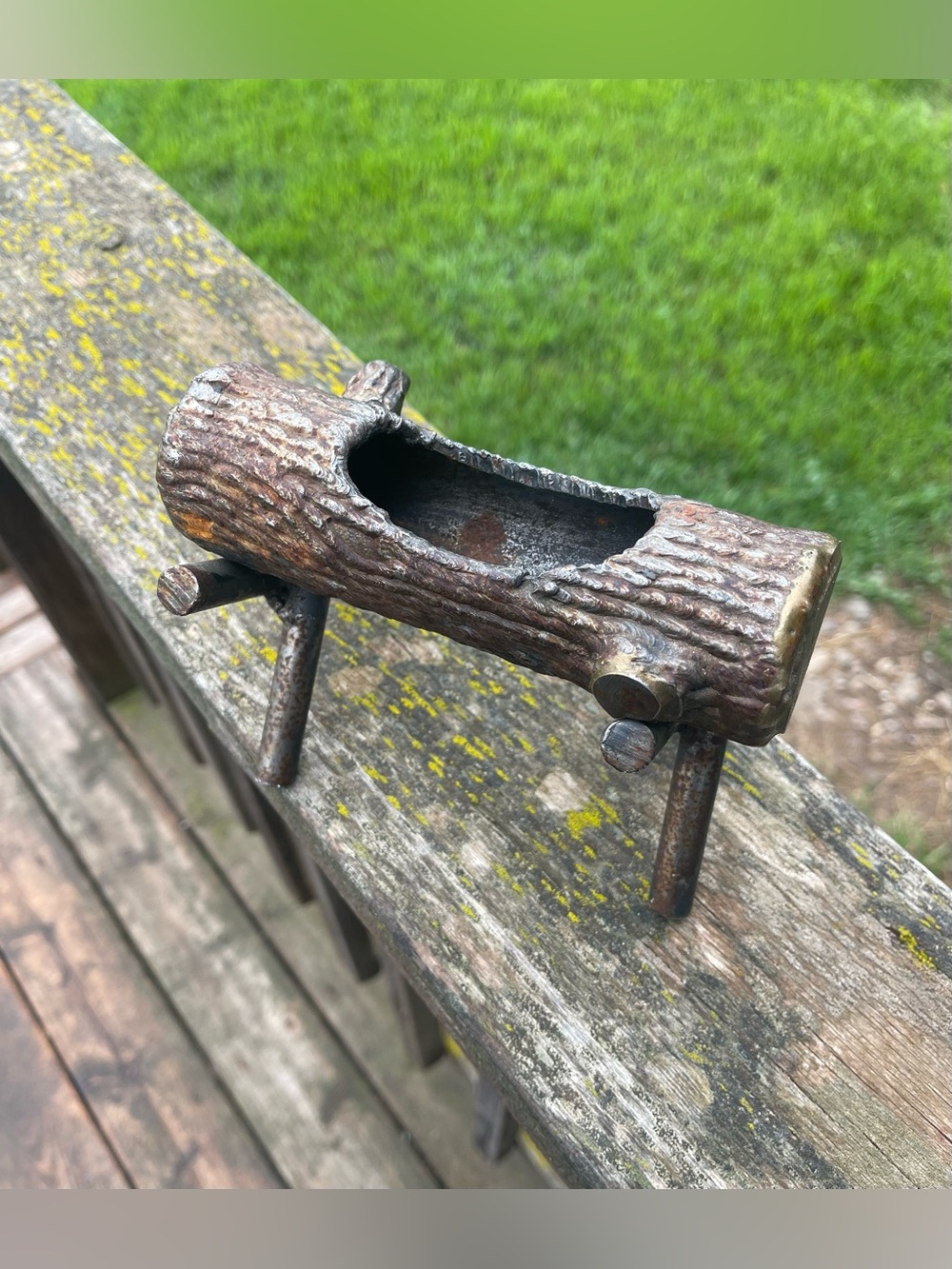 Vintage welded cast iron ashtray - sculpted log ashtray